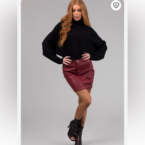 TUCKERNUCK BURGUNDY/WINE/OX BLOOD MAROON FAUX LEATHER MINI SKIRT SZ MEDIUM - Picture 6 of 16
